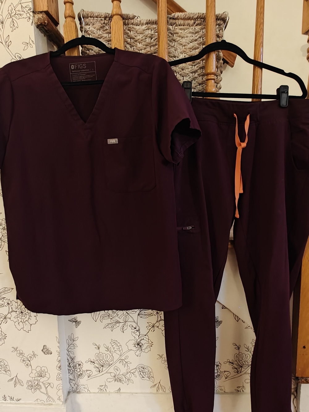 FIGS Deep Purple Scrub Set — Catarina Top (Lg) + Zamora Joggers (Md)